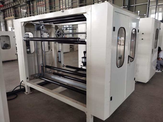 Mooi ontworpen dot to dot lamineerbare embossing keuken handdoek papier terugspoelen machine 6